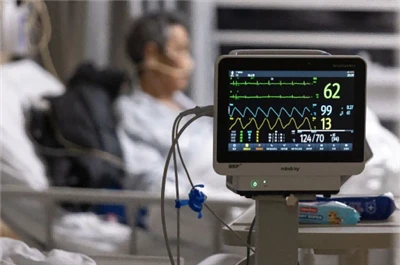 Vákuové panely a zábradlia za lekárskeho stupňa pre postele na JIS